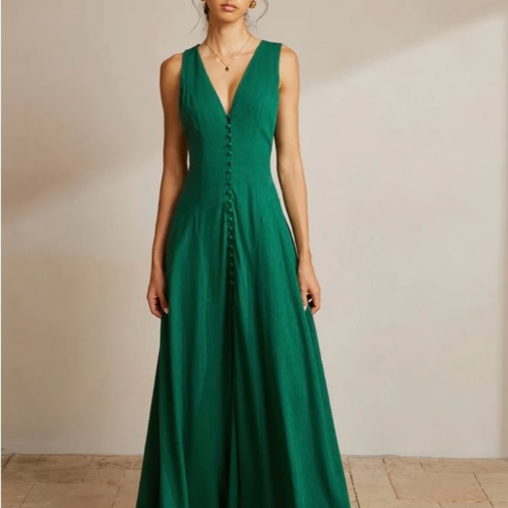 Jade Green / V-Neck Ankle length / Size M / brand new, never worn